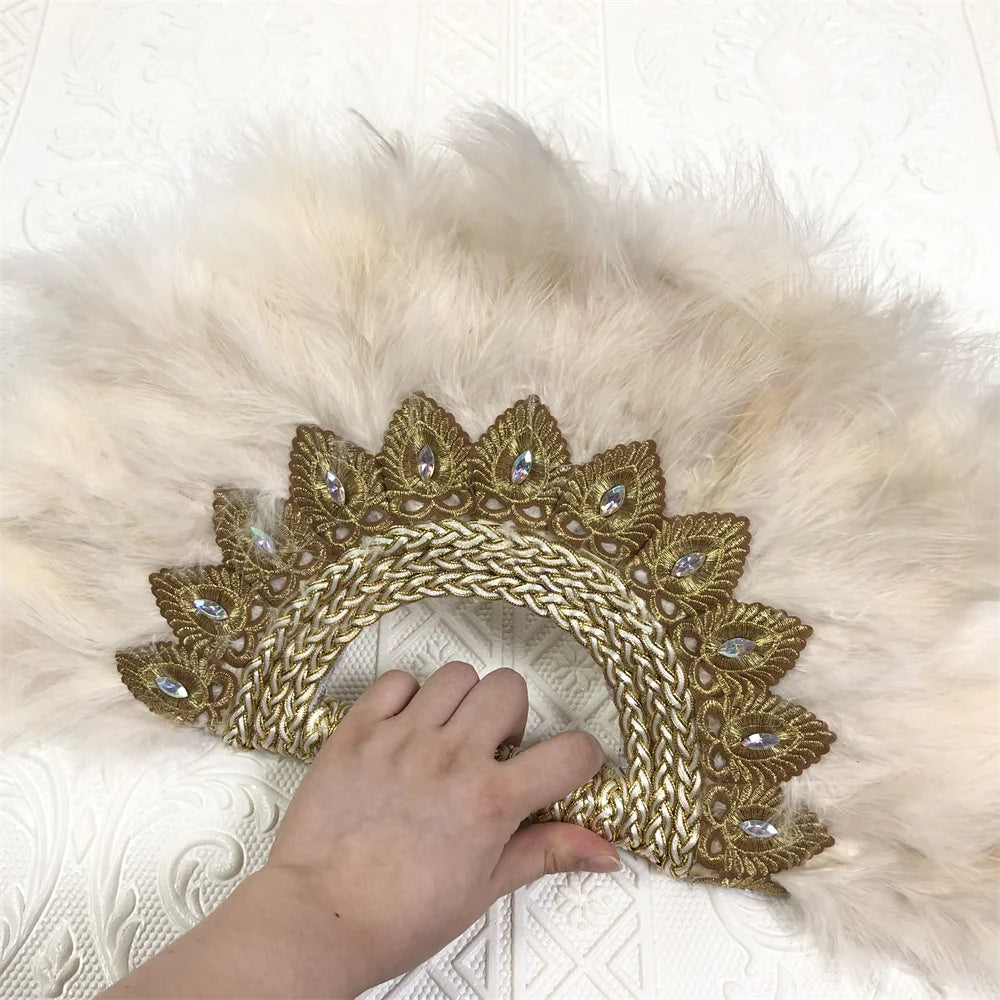 Éventail  en Plumes Demi-Cercle – Éventail Mariage Fait Main en Plumes avec Pierres Cristal – Éventail Mariée Élégant pour Cérémonie, Soirée & Décoration